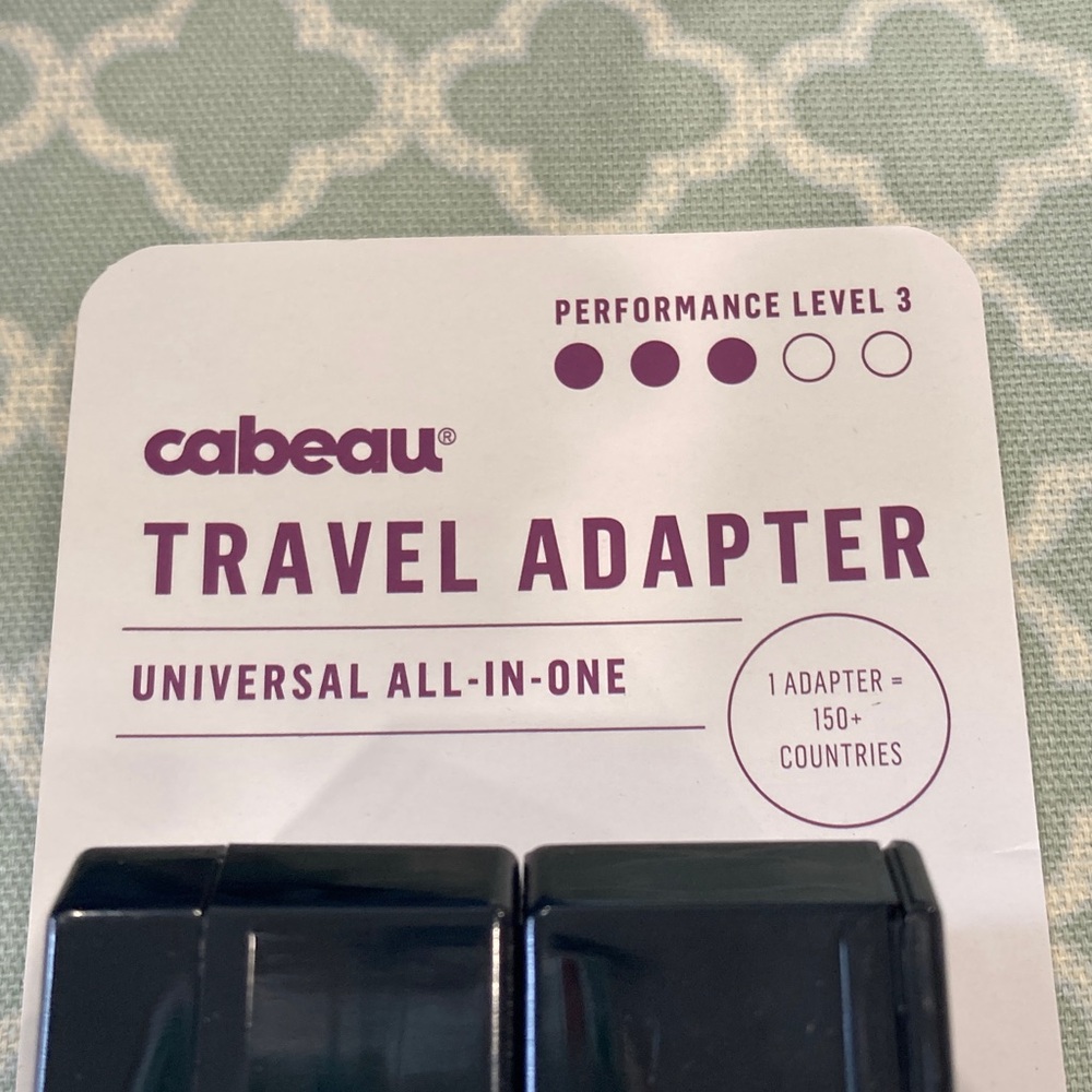 Cabeau Universal Travel Adapter - Picture 3 of 7